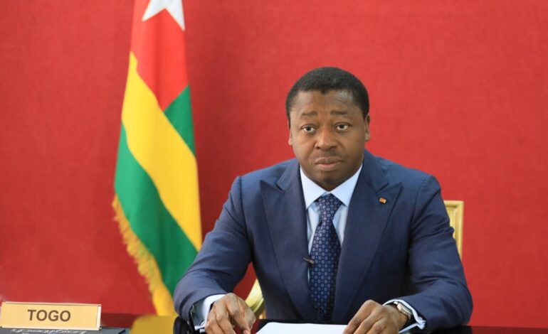 TOGO’S PRESIDENT OFFERS TO MEDIATE IN MALI CRISIS