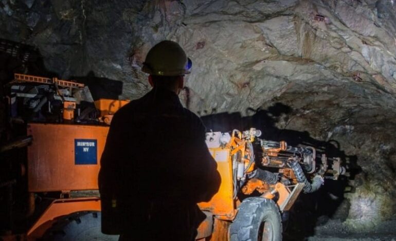 MINERS TRAPPED FOR TWO WEEKS IN BURKINA FASO