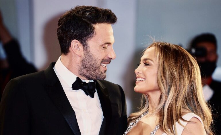 JENNIFER LOPEZ AND BEN AFFLECK OFFICIALLY TIE THE KNOT