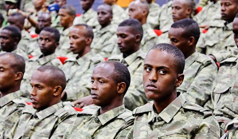 SOMALIA PRESIDENT MEETS CONTROVERSIAL ERITREAN ARMY RECRUITS