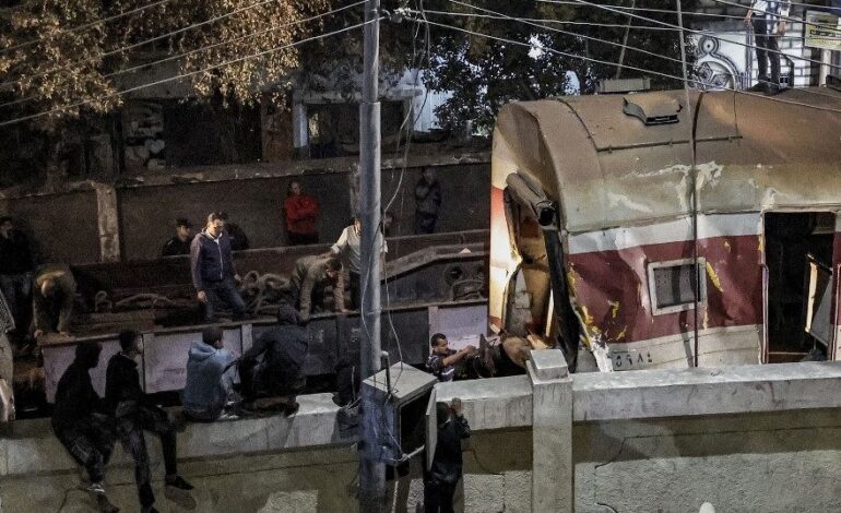  DERAILED TRAIN LEAVES 2 DEAD, 16 INJURED IN EGYPT