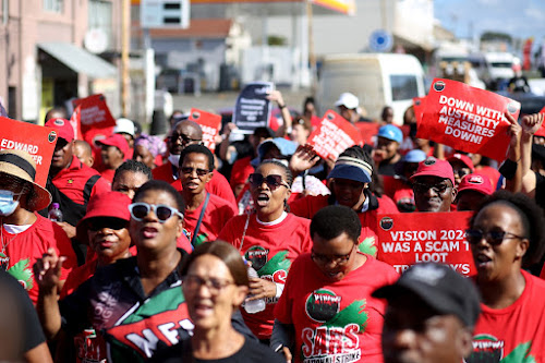 SOUTH AFRICA:  GENERAL STRIKE SENDS TROOPS TO HOSPITALS