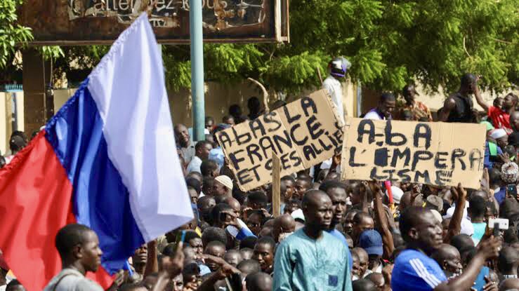 NIGER COUP LEADERS ACCUSE FRANCE OF PLOTTING TO REINSTATE OUSTED PRESIDENT
