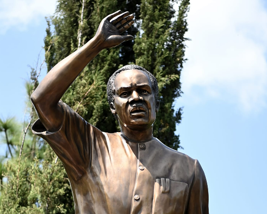 JULIUS NYERERE: AFRICAN UNION HONOURS FORMER TANZANIAN LEADER WITH STATUE