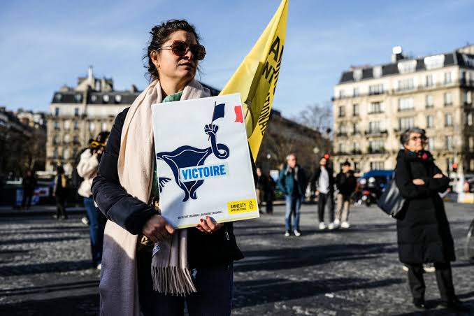 FRANCE PASSES HISTORIC CONSTITUTIONAL ABORTION RIGHT, A FIRST IN 50 YEARS